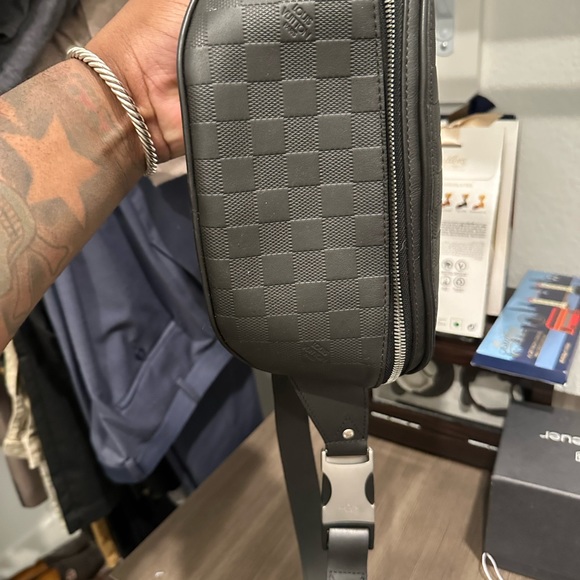 Louis Vuitton Campus Bumbag - Picture 7 of 8